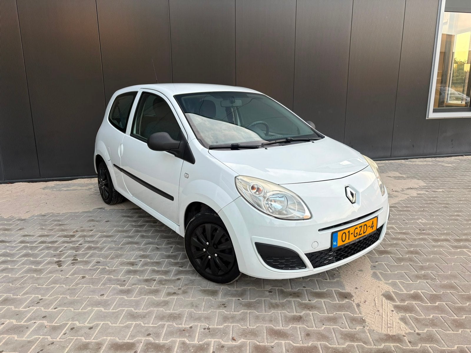 Renault Twingo 1.1 2008 Wit, Auto's, Renault, Voorwielaandrijving, Twingo, 31 €/maand, 4 cilinders