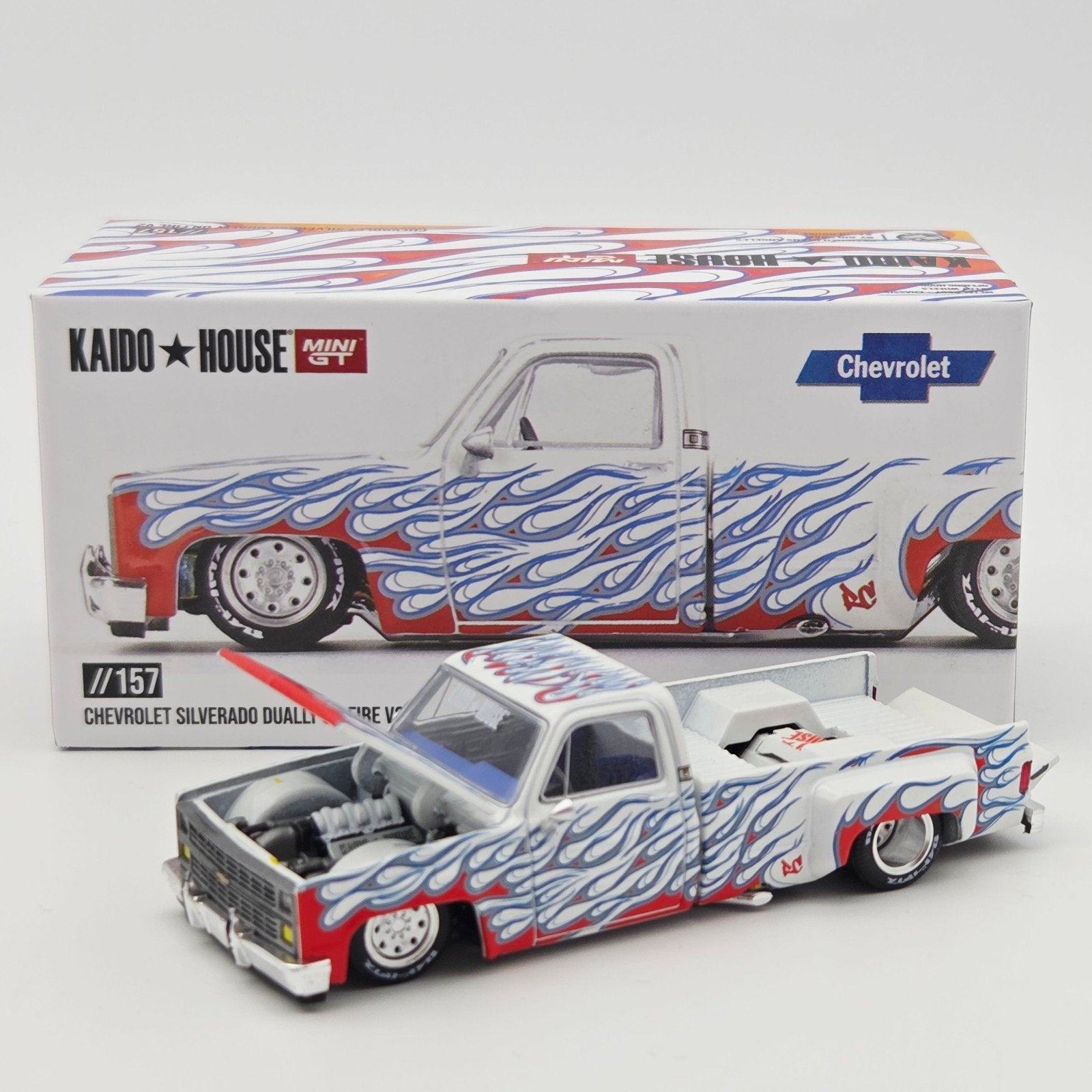 AKTIE! Mini Gt – 1980 Chevrolet Silverado Dually On Fire V2,