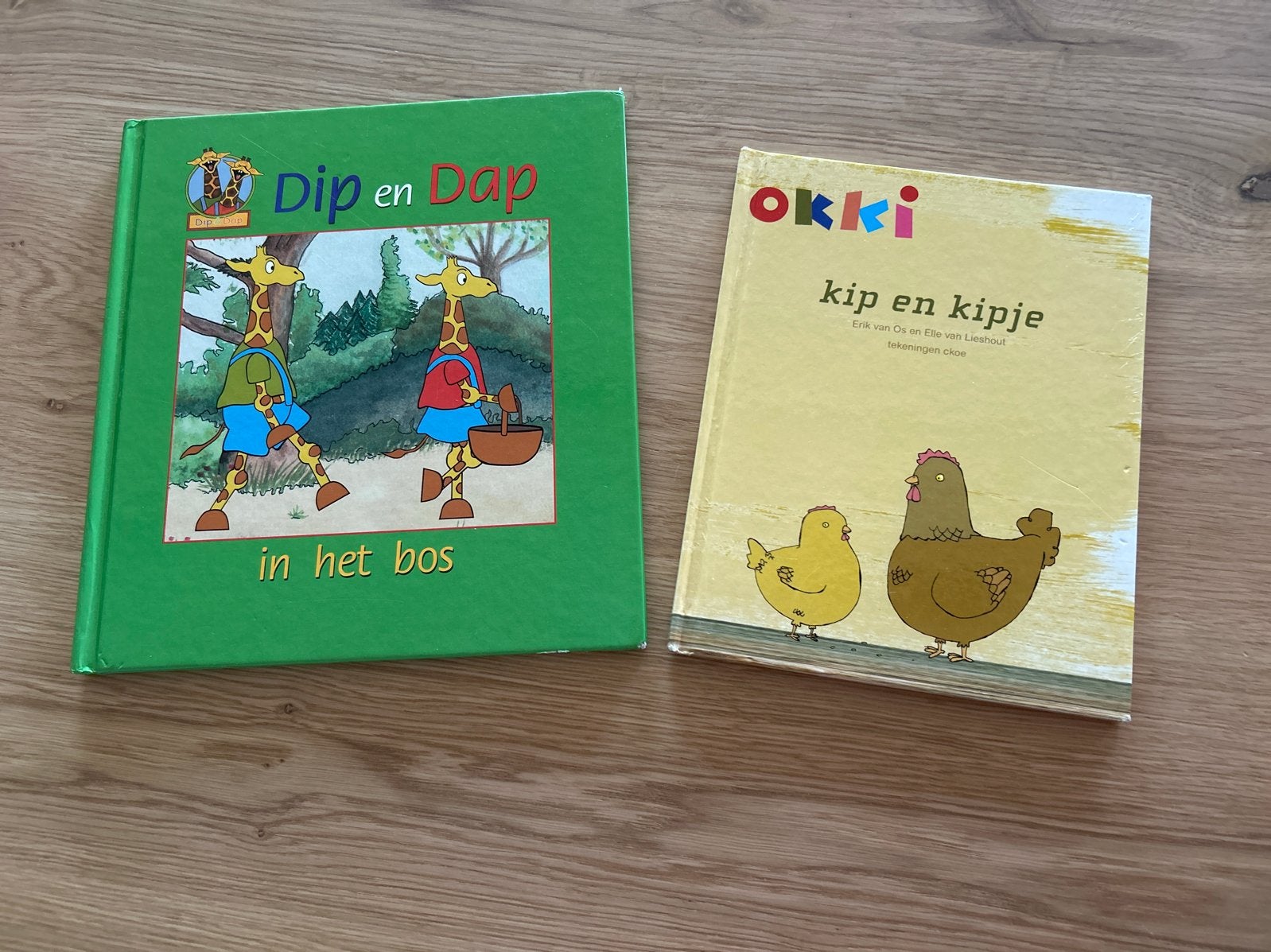 2 kinderboeken: Dip en Dap in het bos & Kip en Kipje, Gelezen, Fictie algemeen, Jongen of Meisje, Ophalen of Verzenden