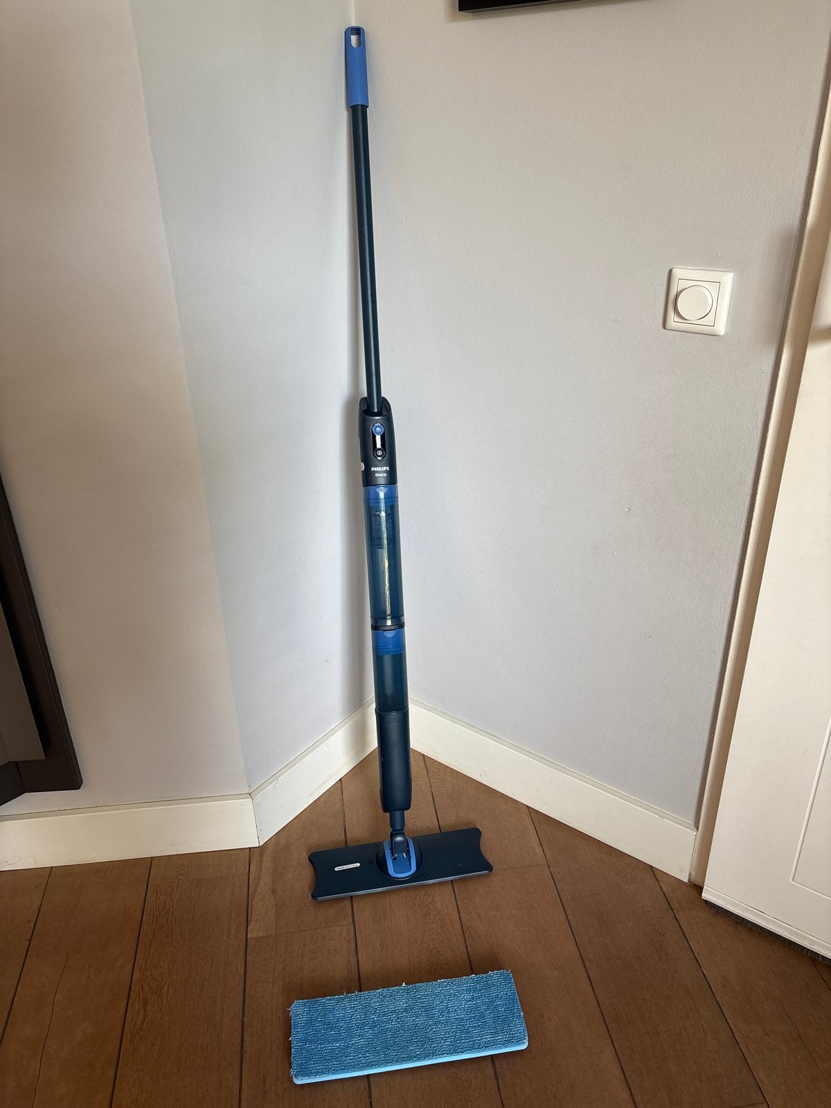 Philips OneUp Vloerreiniger met Sprayfunctie, Huis en Inrichting, Schoonmaakartikelen, Ophalen, Mop of Dweil