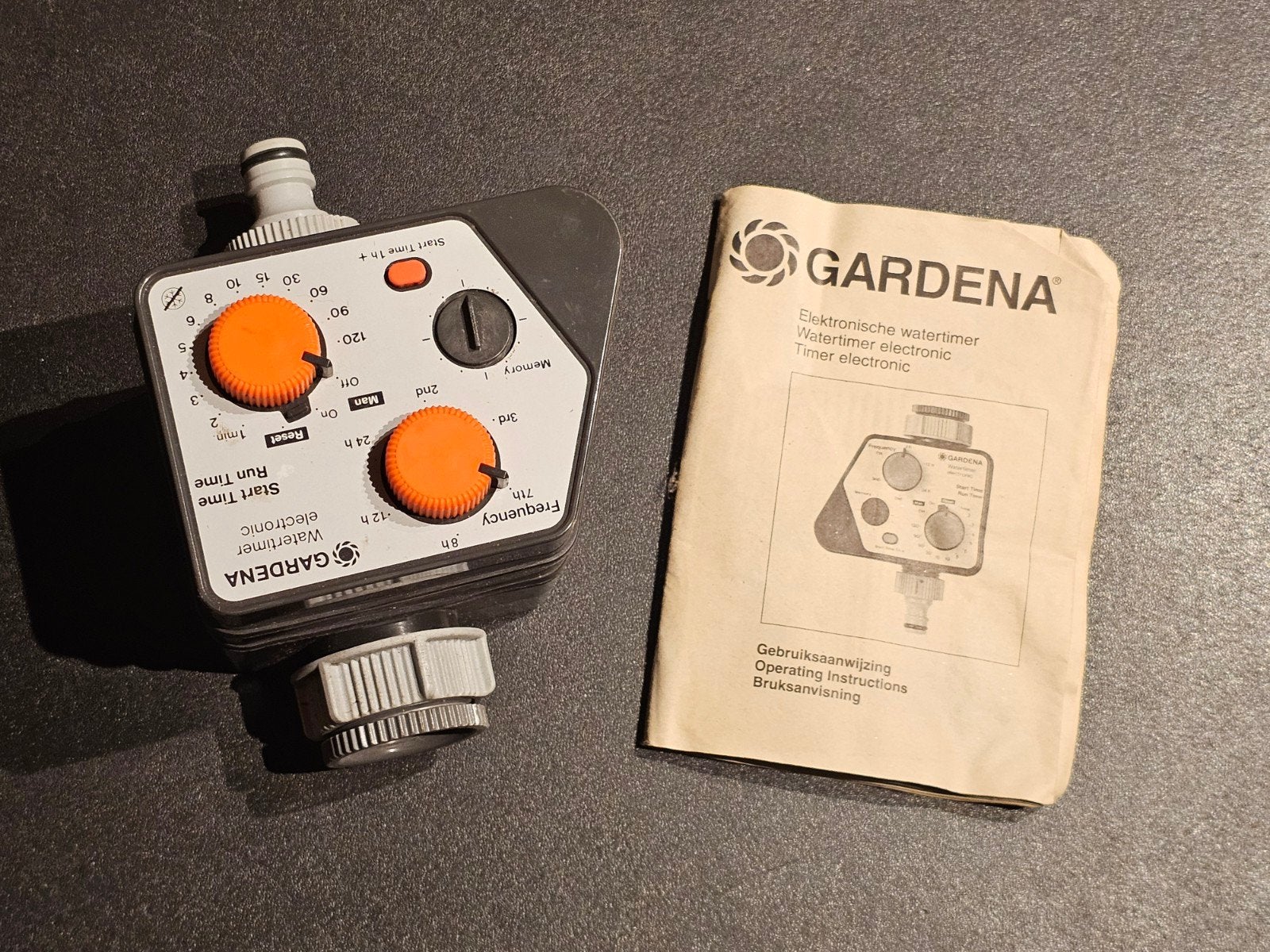 Gardena AquaZoom zwenksproeier met watertimer en accessoires, Ophalen of Verzenden, Zo goed als nieuw