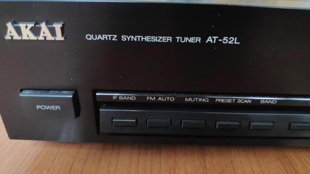 Akai AT-S2L Quartz Synthesizer Tuner - Vintage Radio, Ophalen, Gebruikt, Analoog