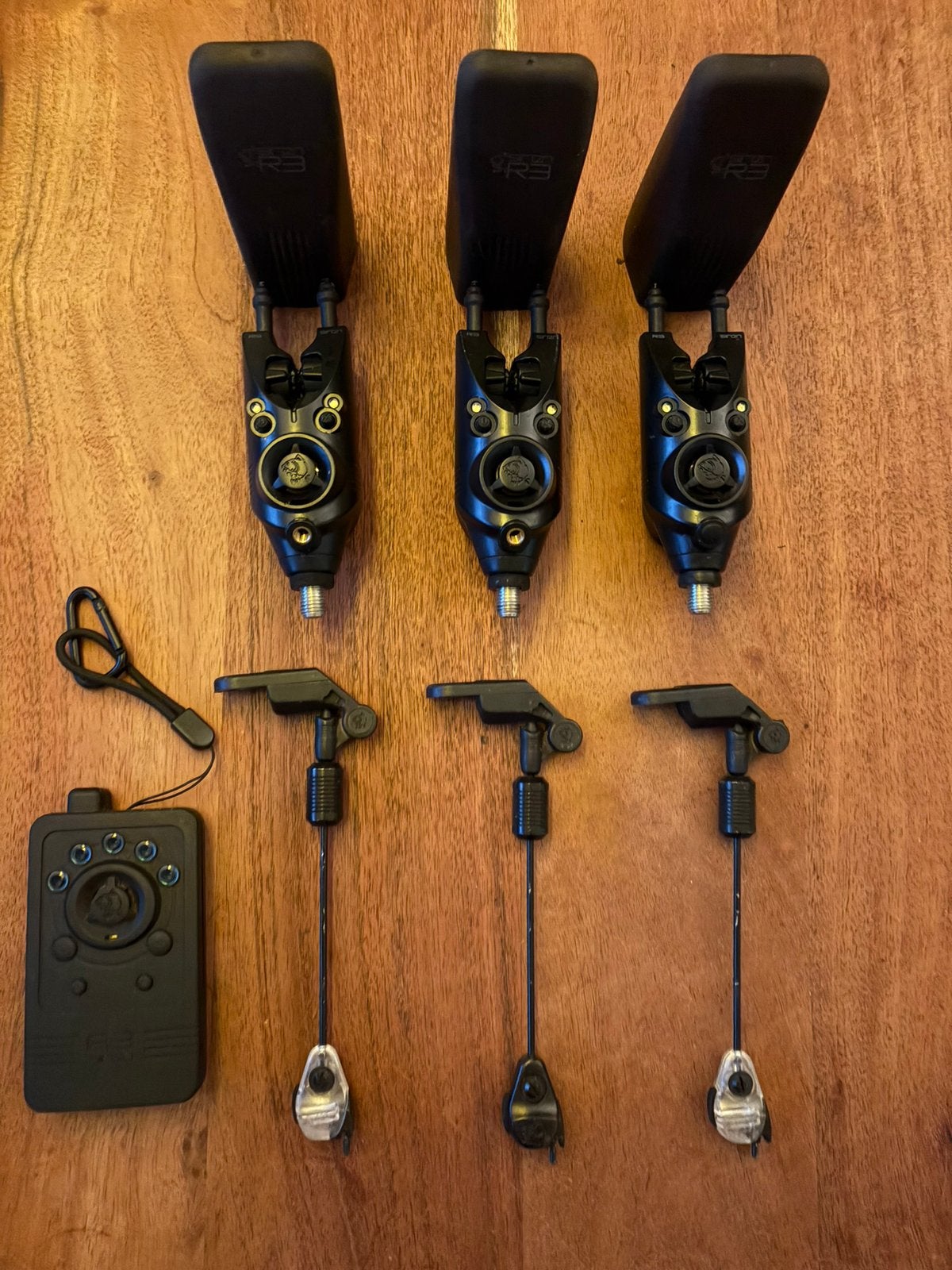 Nash siren R3 set van 3 beetmelders met receiver en swingers, Watersport en Boten, Hengelsport | Karpervissen, Ophalen, Zo goed als nieuw