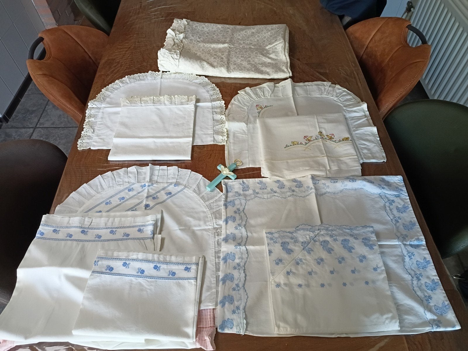vintage sloopjes, lakentjes, kruisje en wieg bekleding, Ophalen, Gebruikt, Geborduurd, Jongetje of Meisje