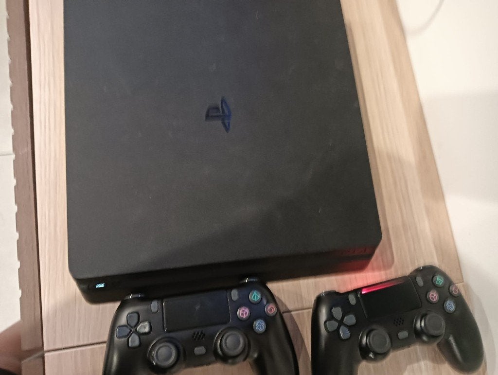 ps4 zwart slim 500gb kabels inbegrepen, Spelcomputers en Games, Verzenden, Zonder controller, Slim, Met harde schijf