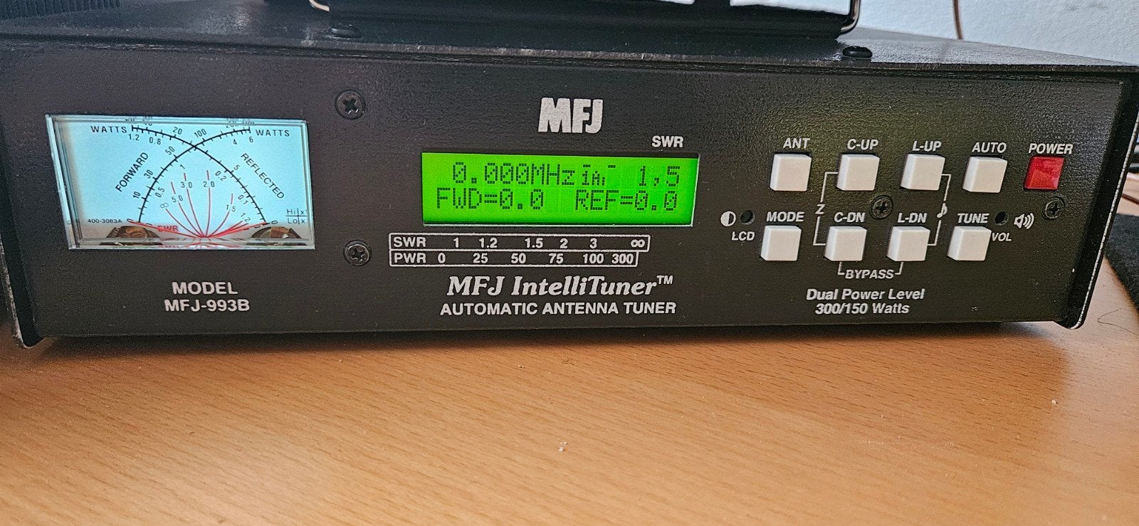 MFJ-993B IntelliTuner Automatische Antenne Tuner, Telecommunicatie, Antennes en Masten, Gebruikt, Toebehoren, Ophalen of Verzenden