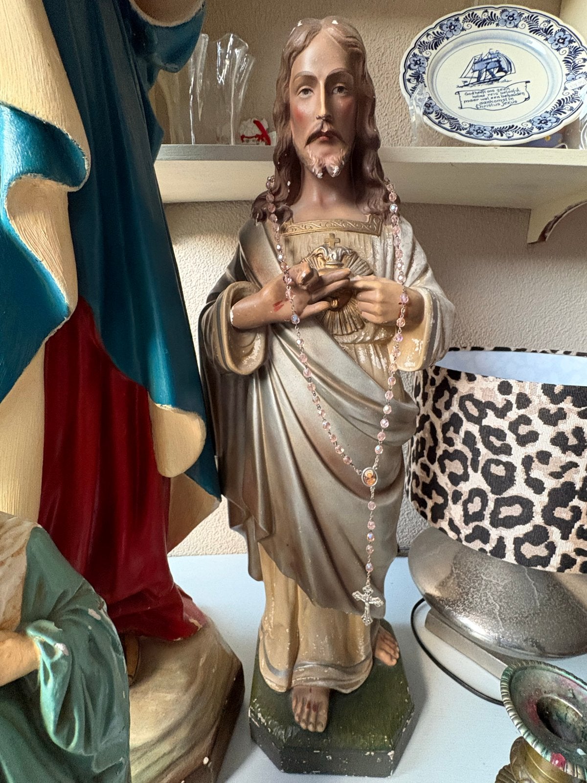 Vintage Heilig Hart Jezus beeld met rozenkrans, Ophalen of Verzenden