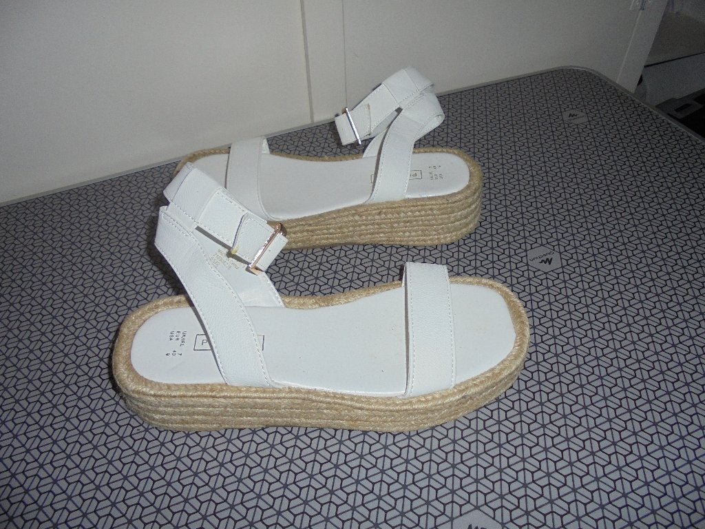 Witte sandalen merk Primark maat 40, Primark, Wit, Zo goed als nieuw, Sandalen of Muiltjes