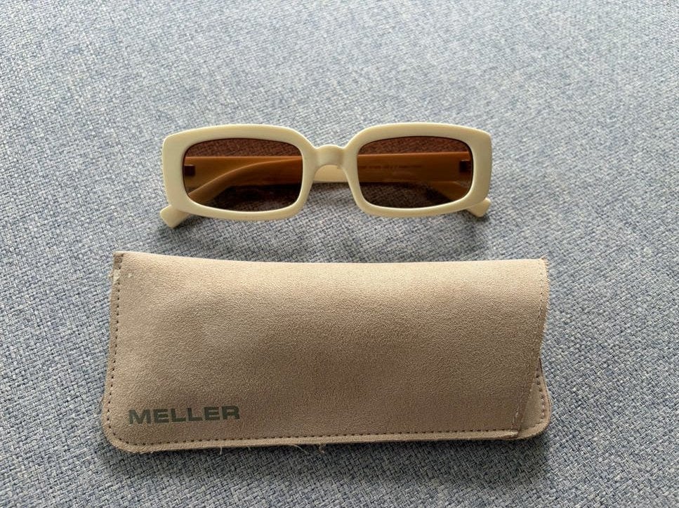 Meller zonnebril - Zo goed als nieuw, Overige merken, Zonnebril, Verzenden, Beige