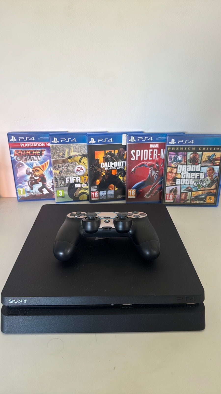 MOET ZSM NU WEG!PlayStation 4 Slim met controller en 5 games, Ophalen, Zo goed als nieuw, Met 1 controller, Slim