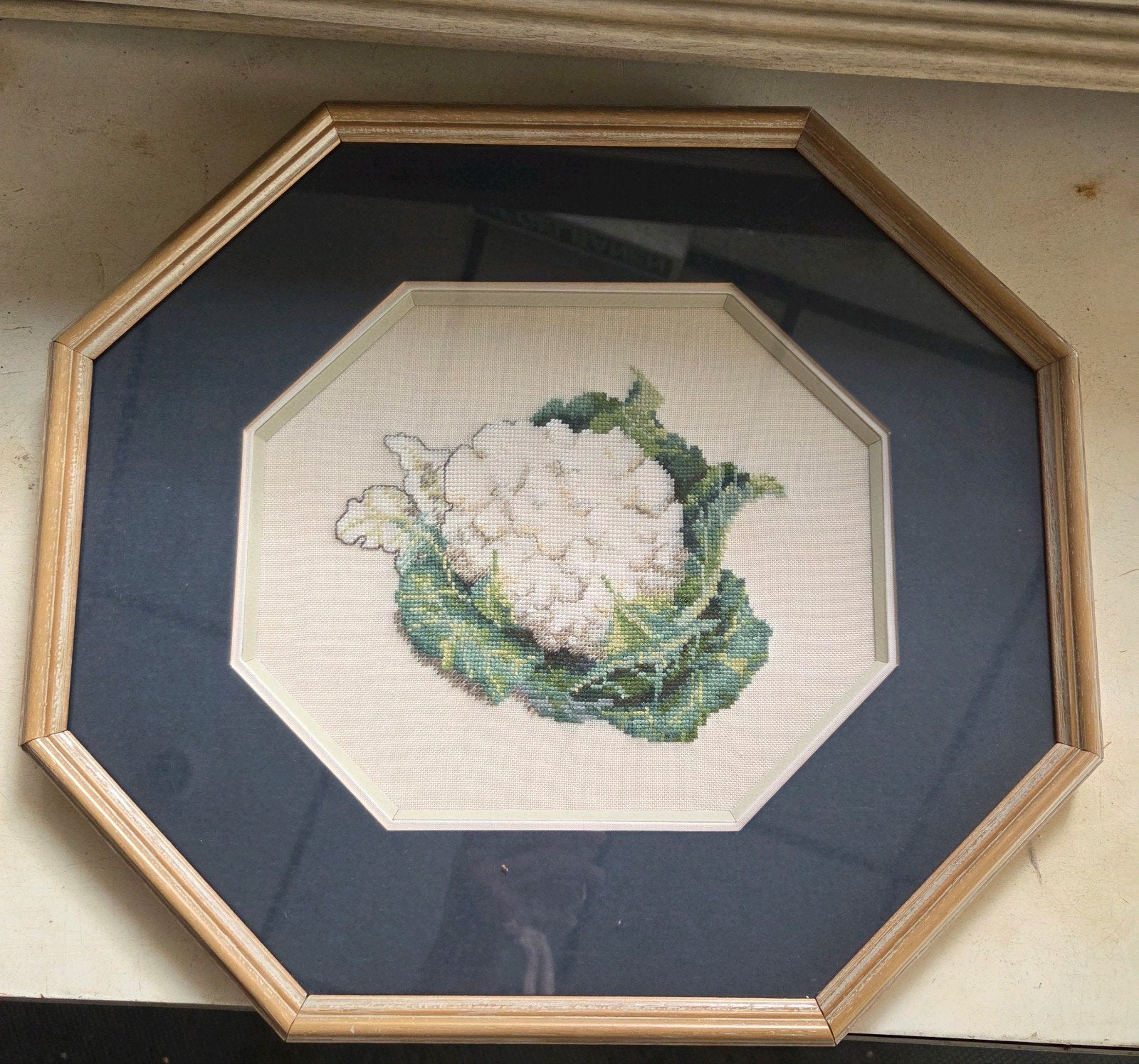 Vintage ingelijst geborduurd schilderij bloemkool – octogoon, Ophalen, Minder dan 50 cm, Overige typen, Zo goed als nieuw