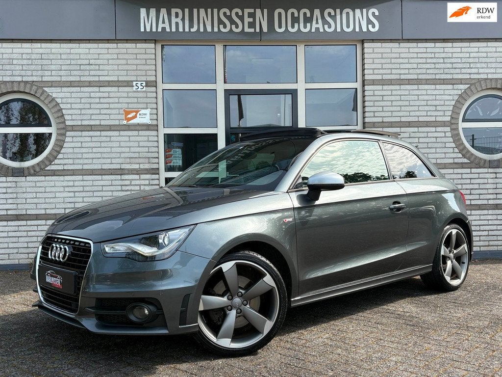 Audi A1 Sportback 1.4 TFSI 3xS-Line |Pano,Stoelvw,Cruise,PDC, 4 cilinders, 4 stoelen, Leder en Stof, Bedrijf