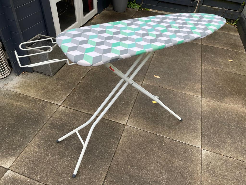 Lichte Strijkplank nieuw gratis afhalen, Witgoed en Apparatuur, Strijkijzers en Strijkplanken, Ophalen, Gebruikt, Strijkijzer met snoer