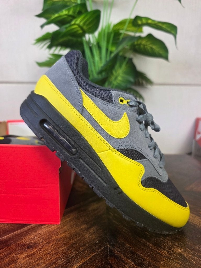 Nike Air Max 1 Essential Batman maat 42,5, Zwart, Nike, Nieuw, Ophalen of Verzenden