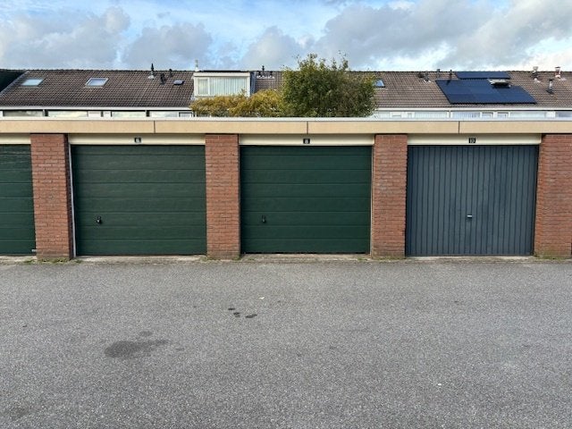 TE HUUR Ruime garagebox te Zoetermeer, Zuid-Holland