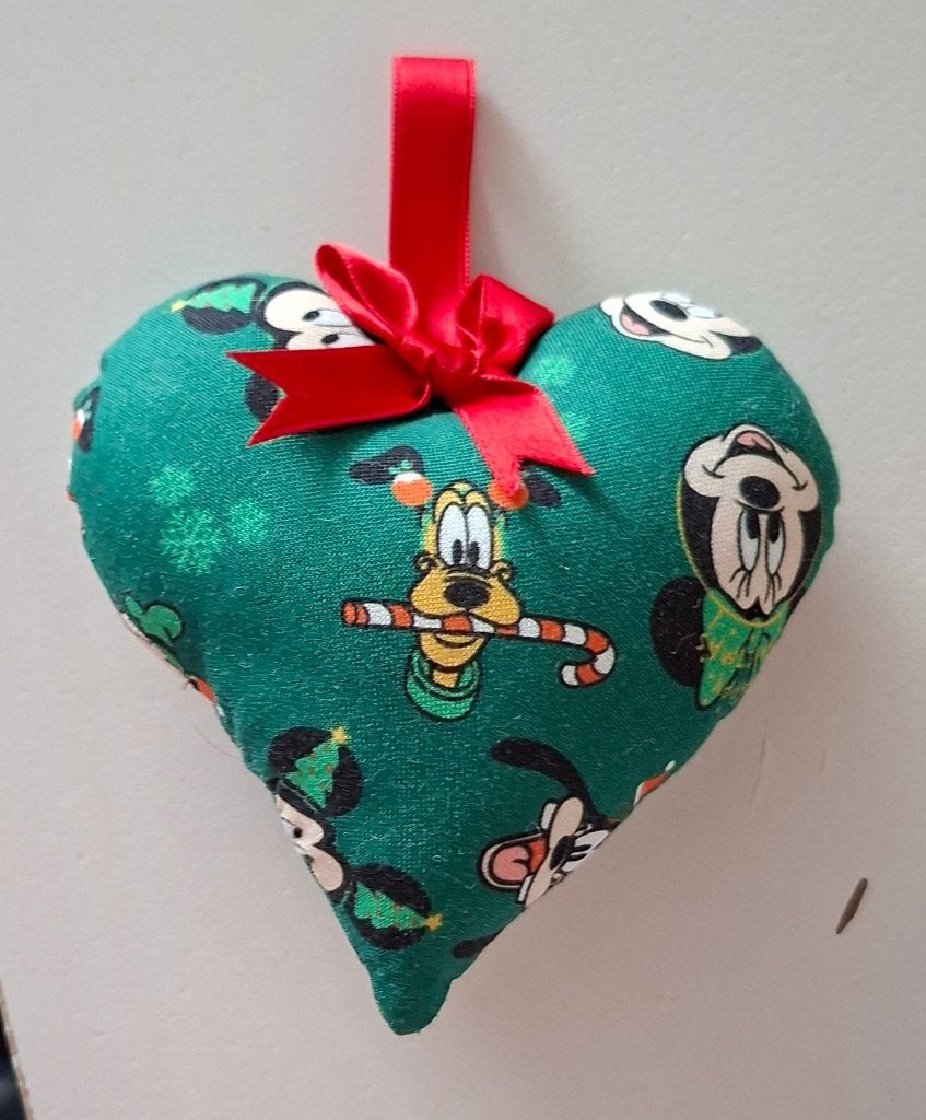 nieuw- Pluto hanger/ hartje- kersthanger kerstdecoratie, Ophalen of Verzenden, Nieuw, Handgemaakt, Wanddecoratie