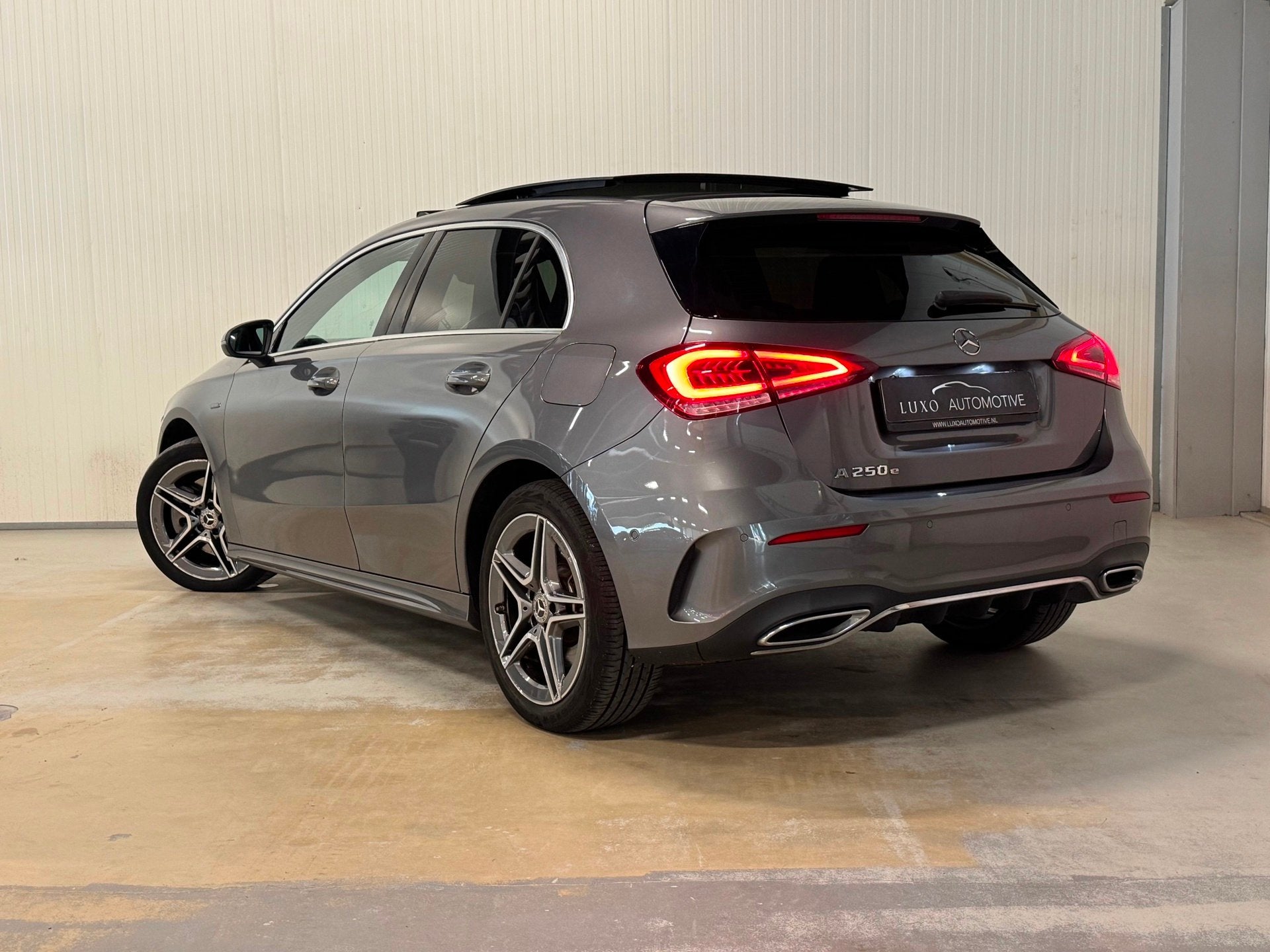 Mercedes-Benz A-klasse 250 e Business Solution AMG Limited |, Dealer onderhouden, Gebruikt, Euro 6, 4 cilinders