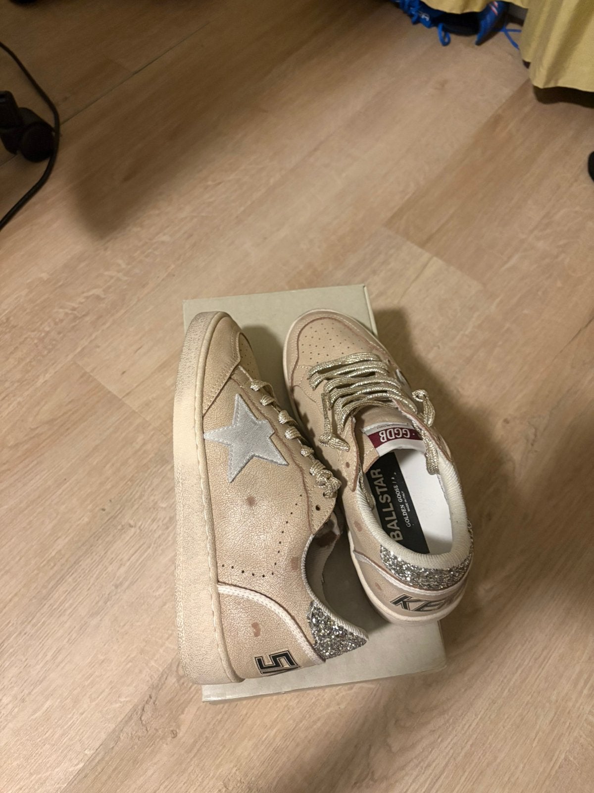 Golden Goose Super-Star Beige/Zilver – Maat 39 –, Zwart, Nieuw, Ophalen of Verzenden, Sneakers of Gympen