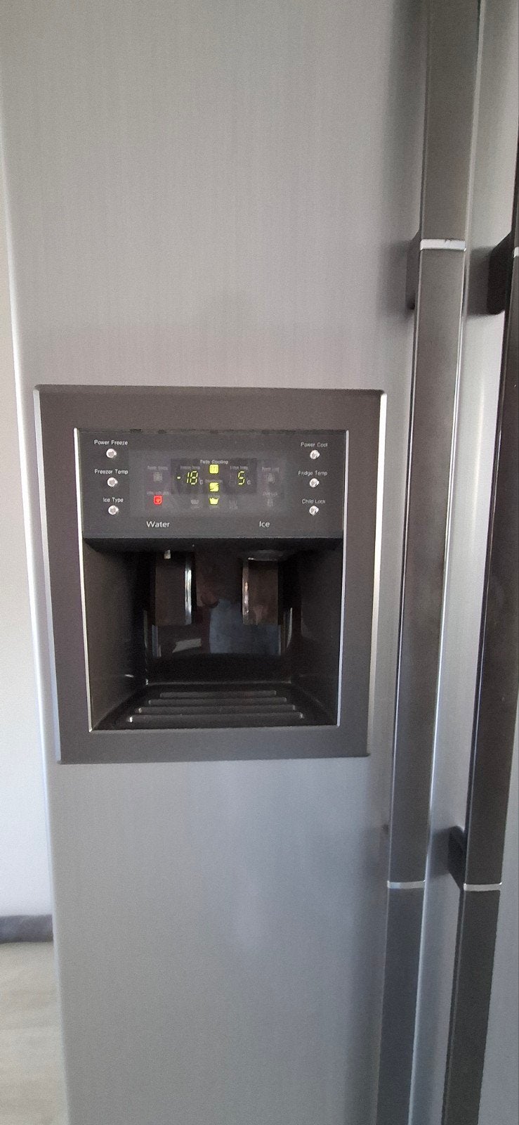 Foto 3 van Samsung Amerikaanse Koelkast met Water- en IJsdispenser
