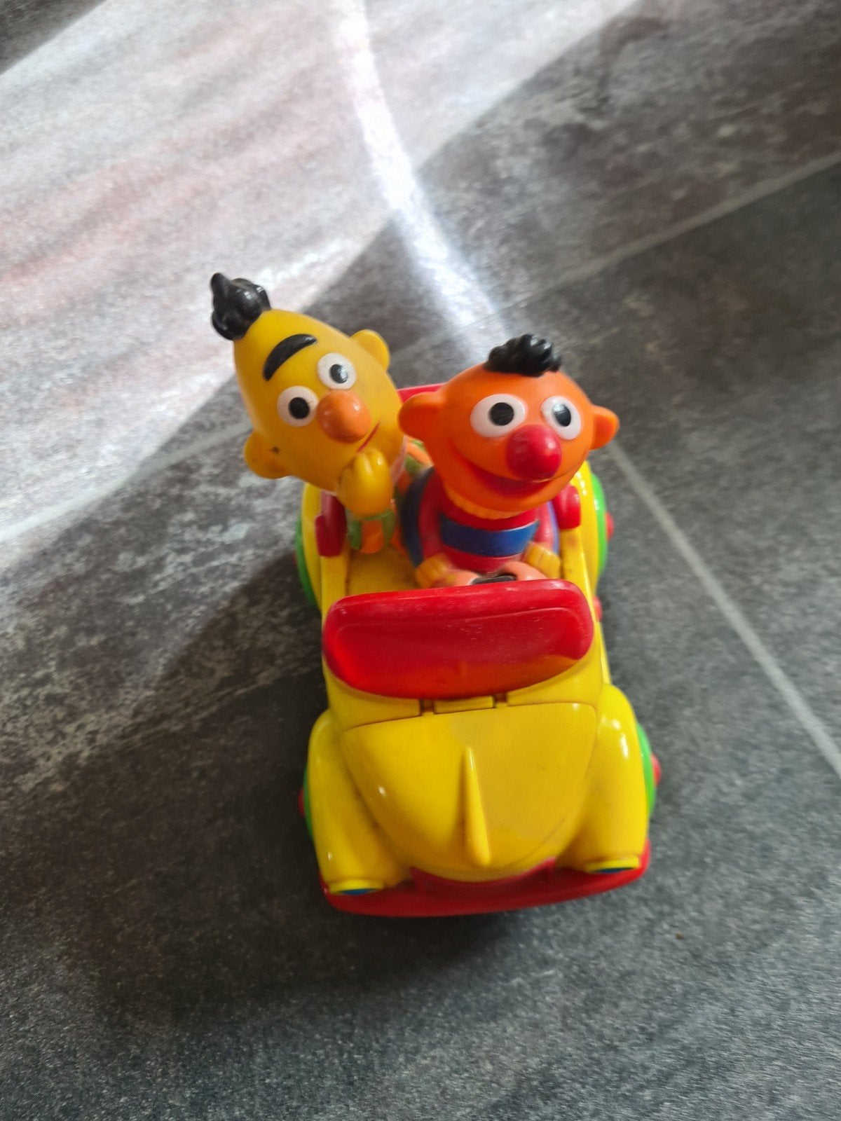 Sesamstraat Bert en Ernie auto speelgoed, Ophalen of Verzenden, Gebruikt