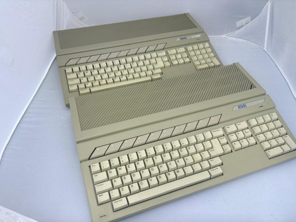 Atari ST verzameling 2x 1040ST SM124 MegaFile 30 + software, Ophalen, Atari