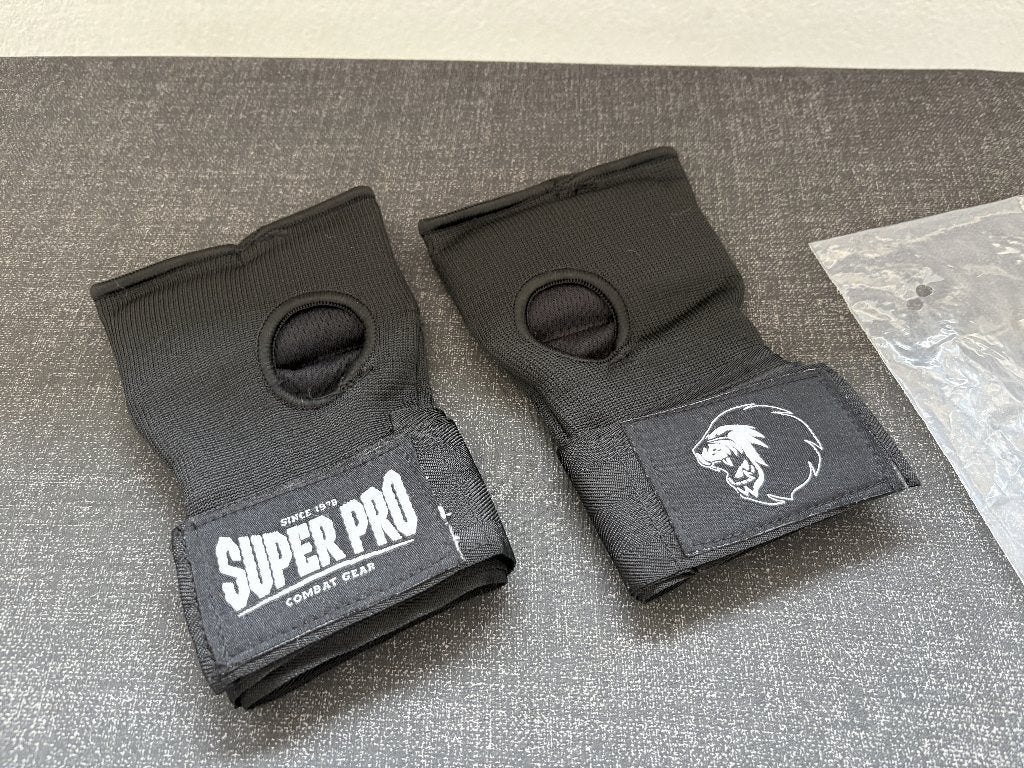 Super Pro Combat Gear Binnenhandschoenen Met Bandage, Ophalen of Verzenden, Zo goed als nieuw, Bokshandschoenen