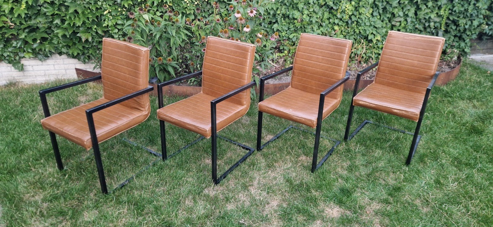 Set van 4 stoelen zwart metalen poten cognac nep-leer, Ophalen, Gebruikt, Leer, Bruin