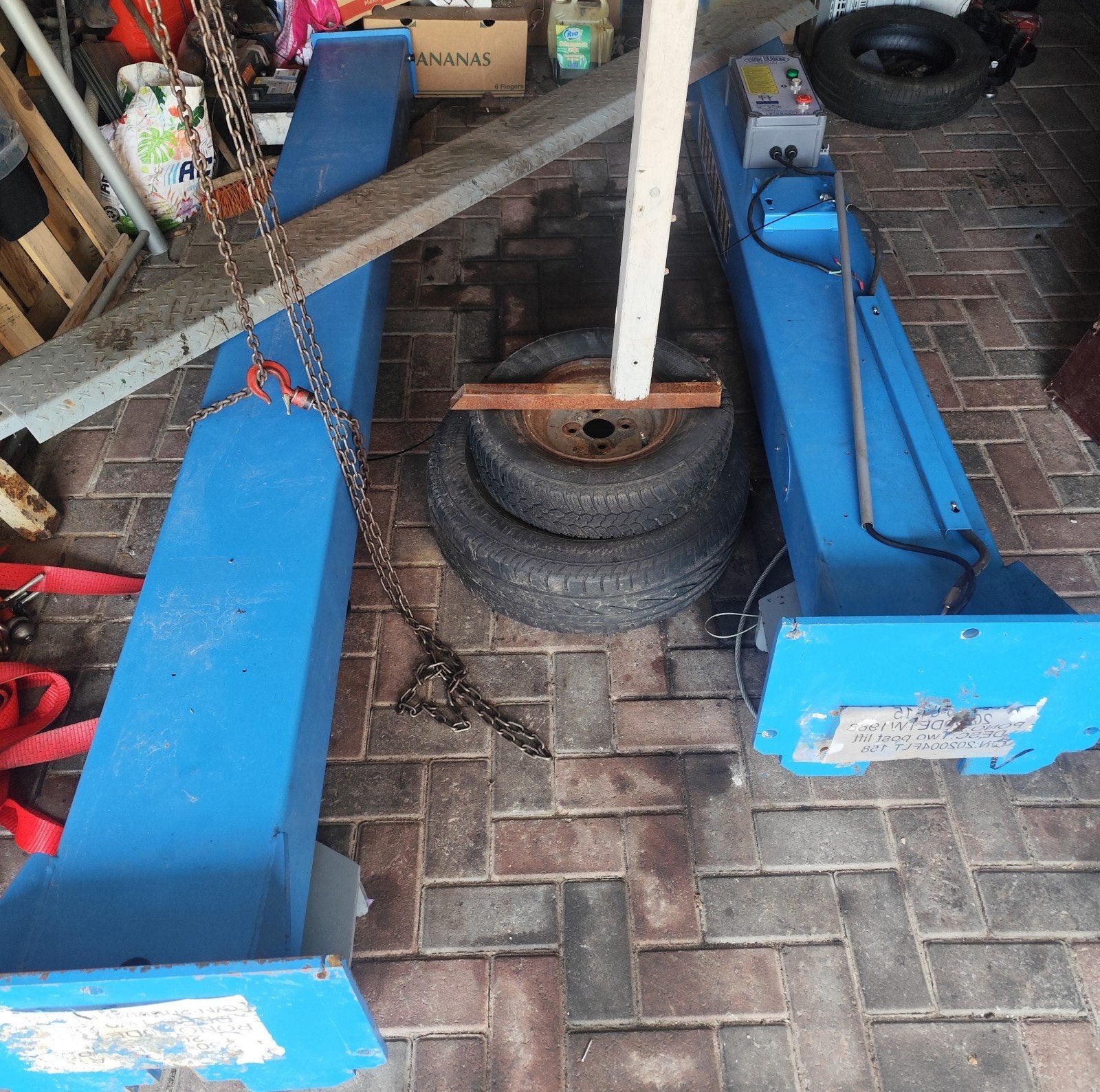 twinbusch auto brug 220v, Ophalen, Zo goed als nieuw, IJzer