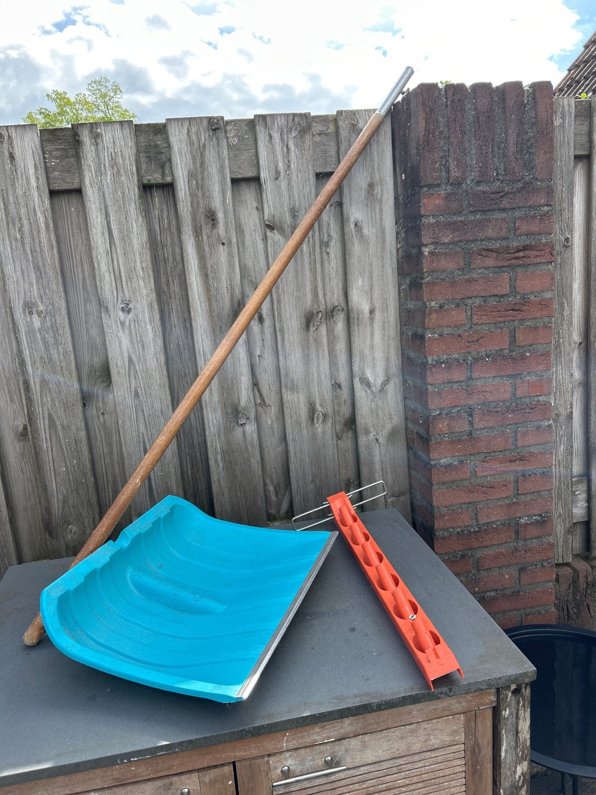 Sneeuwschuiver met steel en opbergsysteem, Tuin en Terras, Hand-tuingereedschap, Ophalen, Gebruikt, Overige soorten