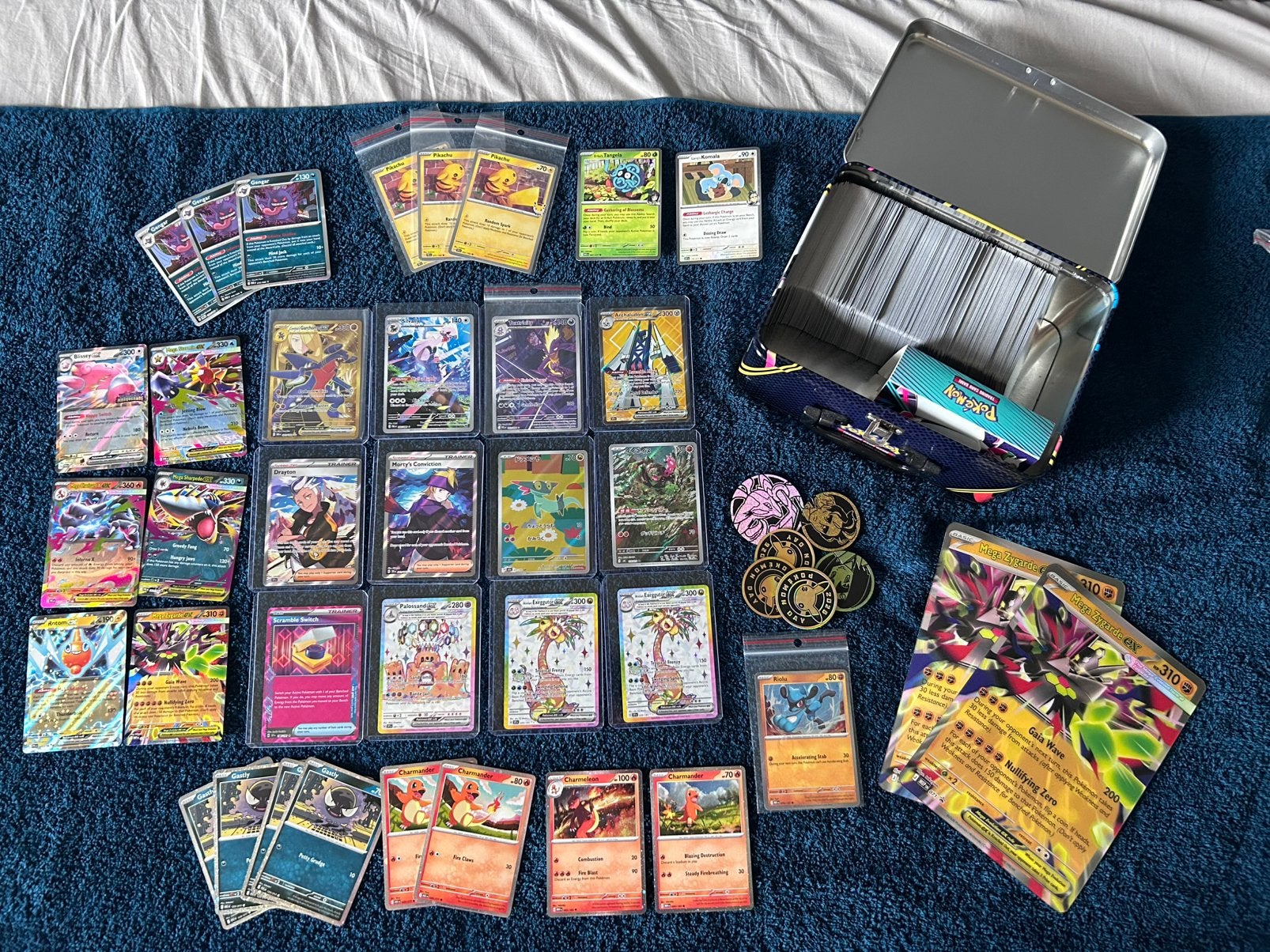 Pokémon Cards Bulk + case and mini album, Ophalen, Nieuw, Losse kaart, Foil
