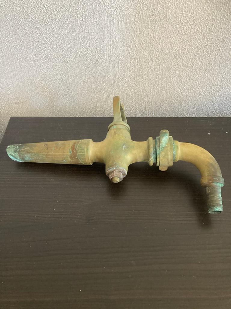 Zware messing kraan voor grote houten vaten, prachtig patina, Antiek en Kunst, Ophalen of Verzenden, Koper