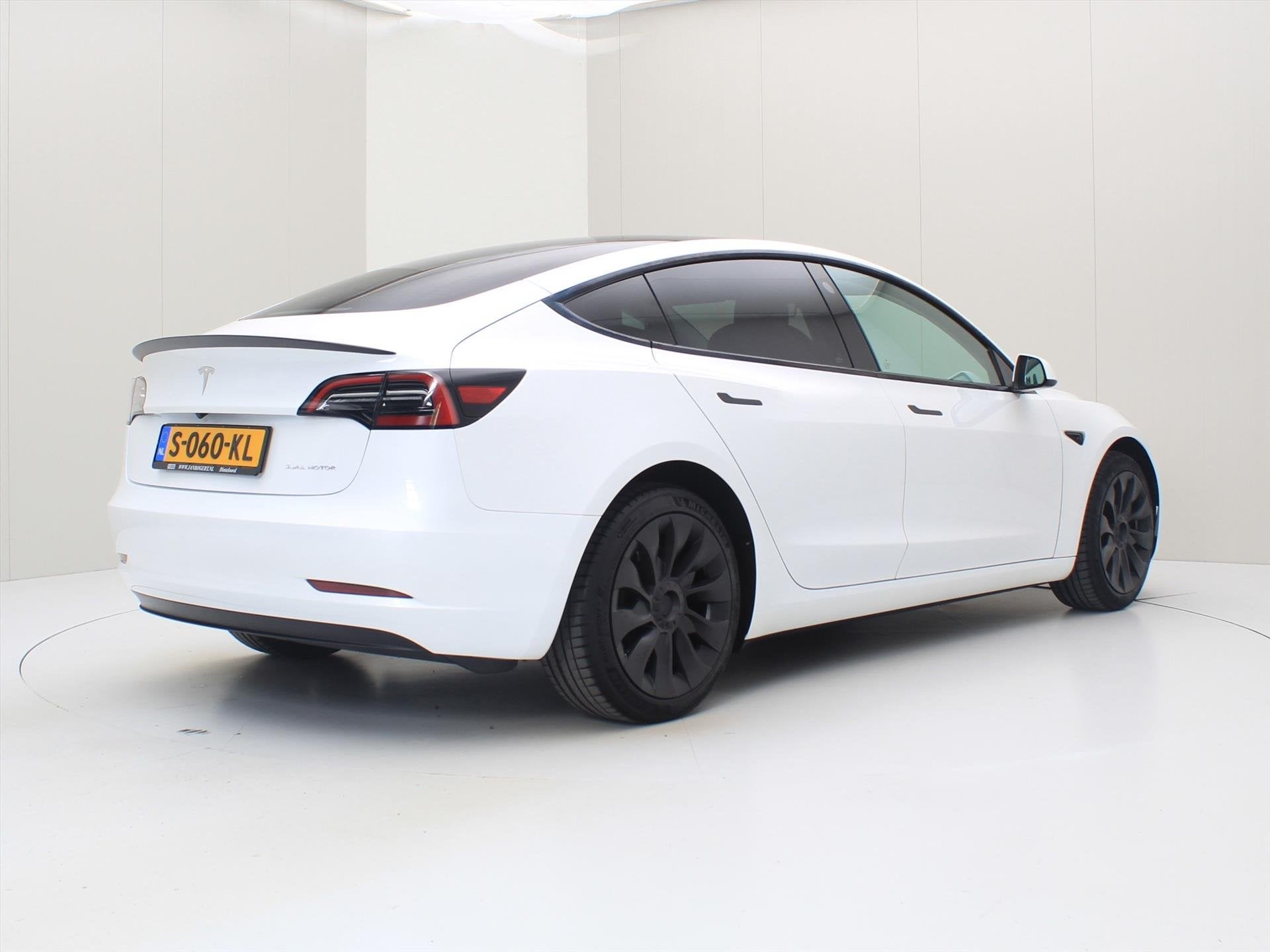 Tesla Model 3 Long-Range AWD 351pk 75 kWh 93.9% SoH UPGRADE, Auto's, Automaat, Gebruikt, Wit, Origineel Nederlands