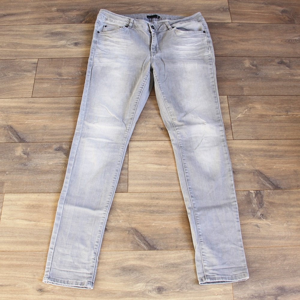 Mooie SuperTrash Broek Grijs - 97 (Size W32) € 50,-, Supertrash, Ophalen of Verzenden, Zo goed als nieuw, W28 - W29 (confectie 36)