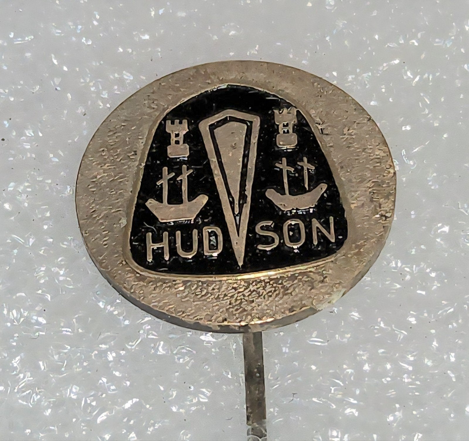 Vintage Hudson Speldje - Auto Merk, Ophalen of Verzenden, Gebruikt, Overige onderwerpen, Speldje of Pin
