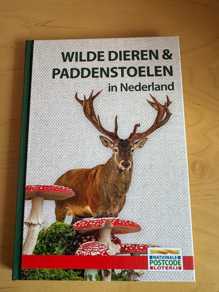 Wilde Dieren & Paddenstoelen in Nederland + Veldgids, Ophalen of Verzenden, Nieuw, Natuur algemeen
