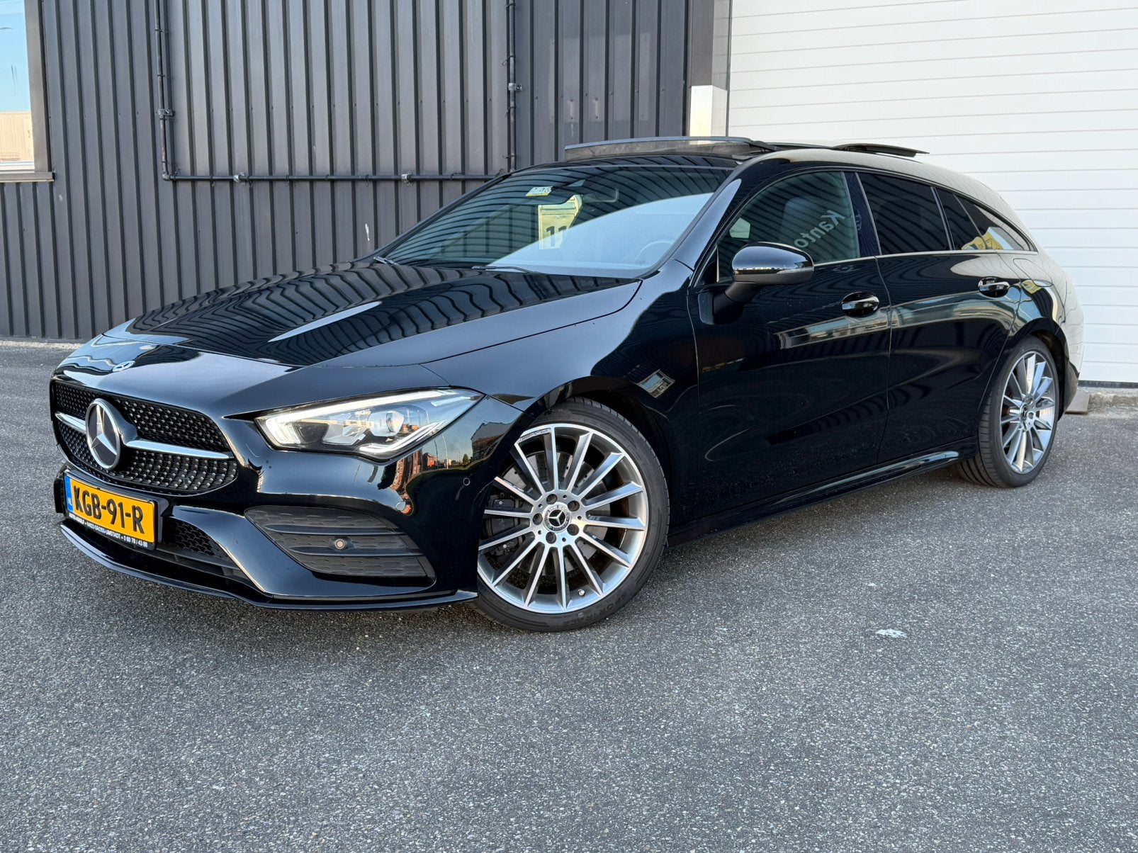 Mercedes-Benz CLA 220 190pk 7G Zwart AMG line Pano Ambilight, Auto's, CLA, 14 km/l, Stationwagon, Particulier