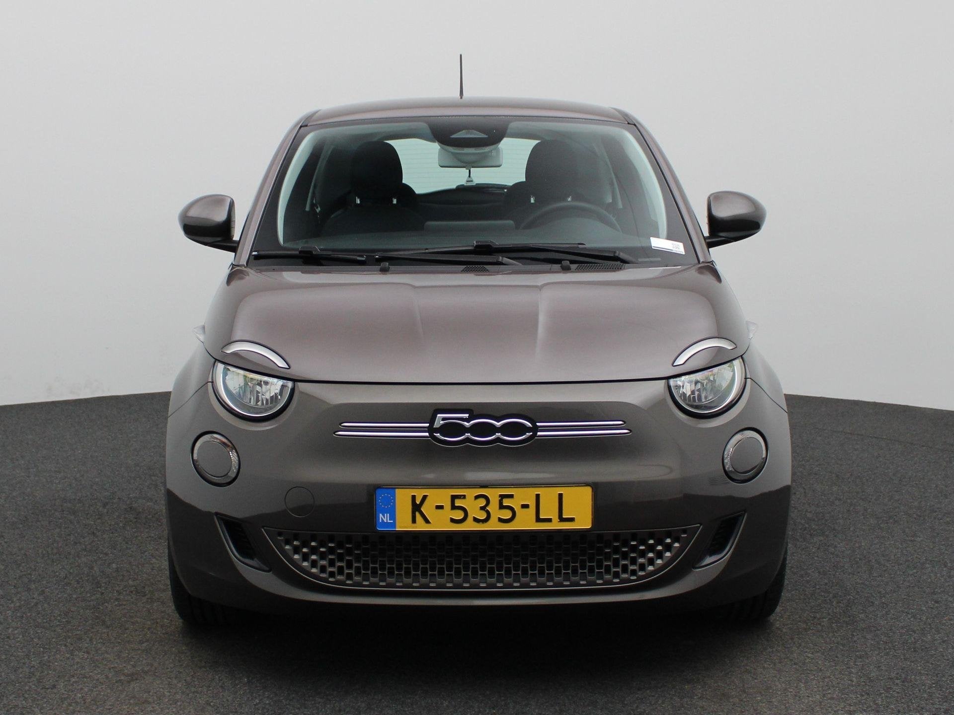 Fiat 500 Icon 42 kWh, 12 maanden, Stof, 118 pk, 4 stoelen