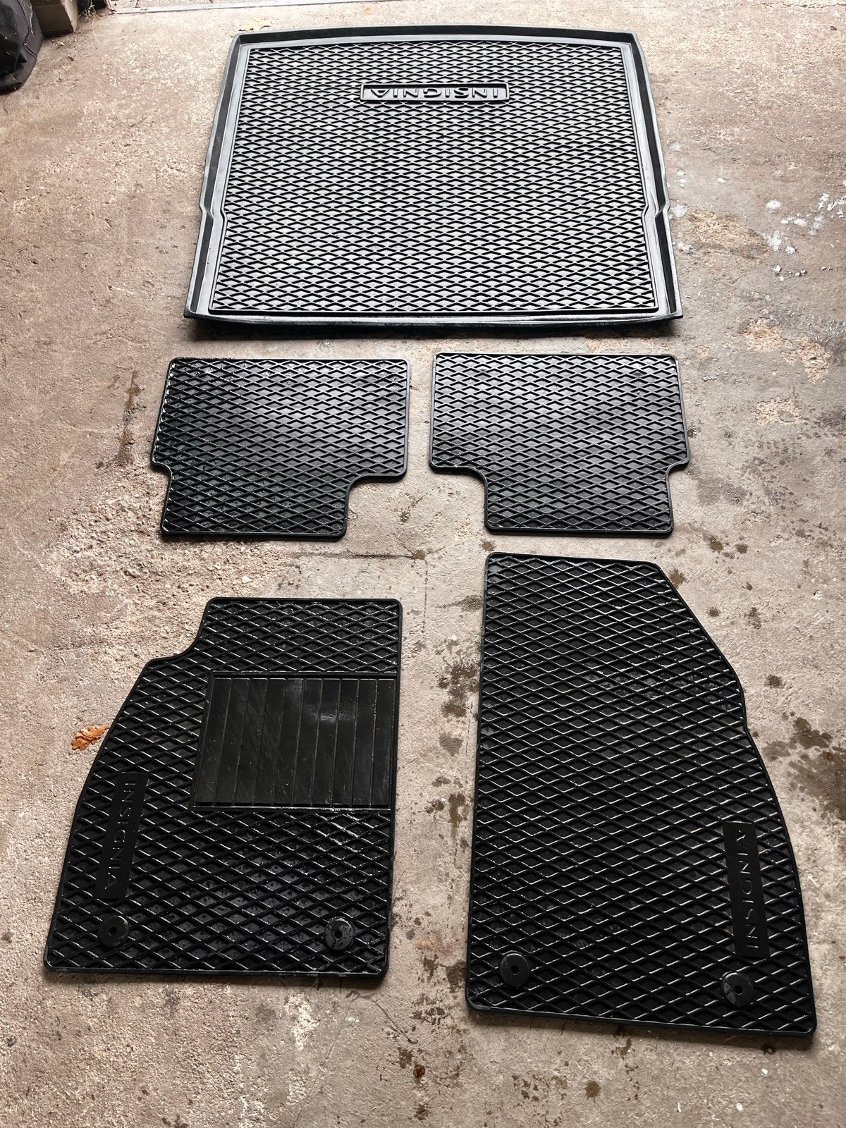 Opel Insignia rubberen mattenset en kofferbakmat, Ophalen of Verzenden, Gebruikt
