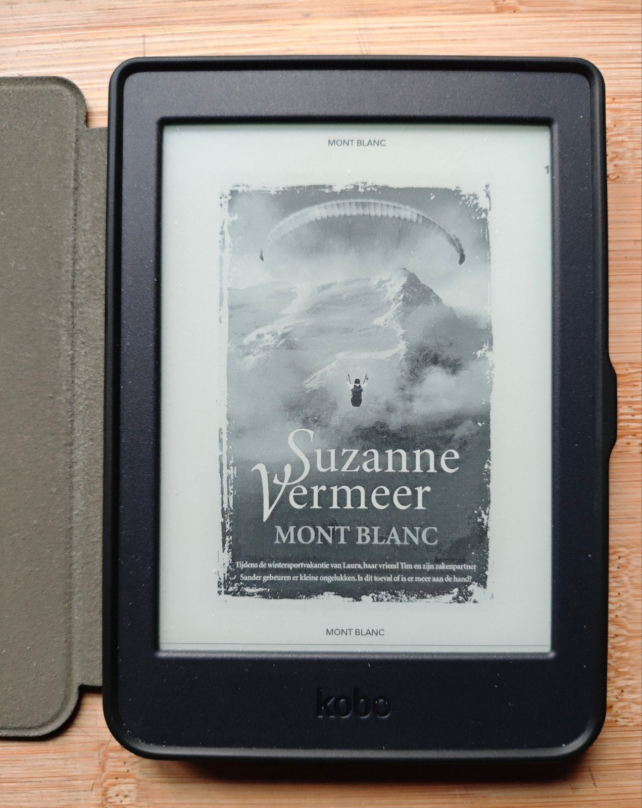 Kobo Nia e-reader, nieuwstaat, incl. 4000+ boeken en cover, Computers en Software, E-readers, 8 GB, Kobo nia, 6 inch of minder
