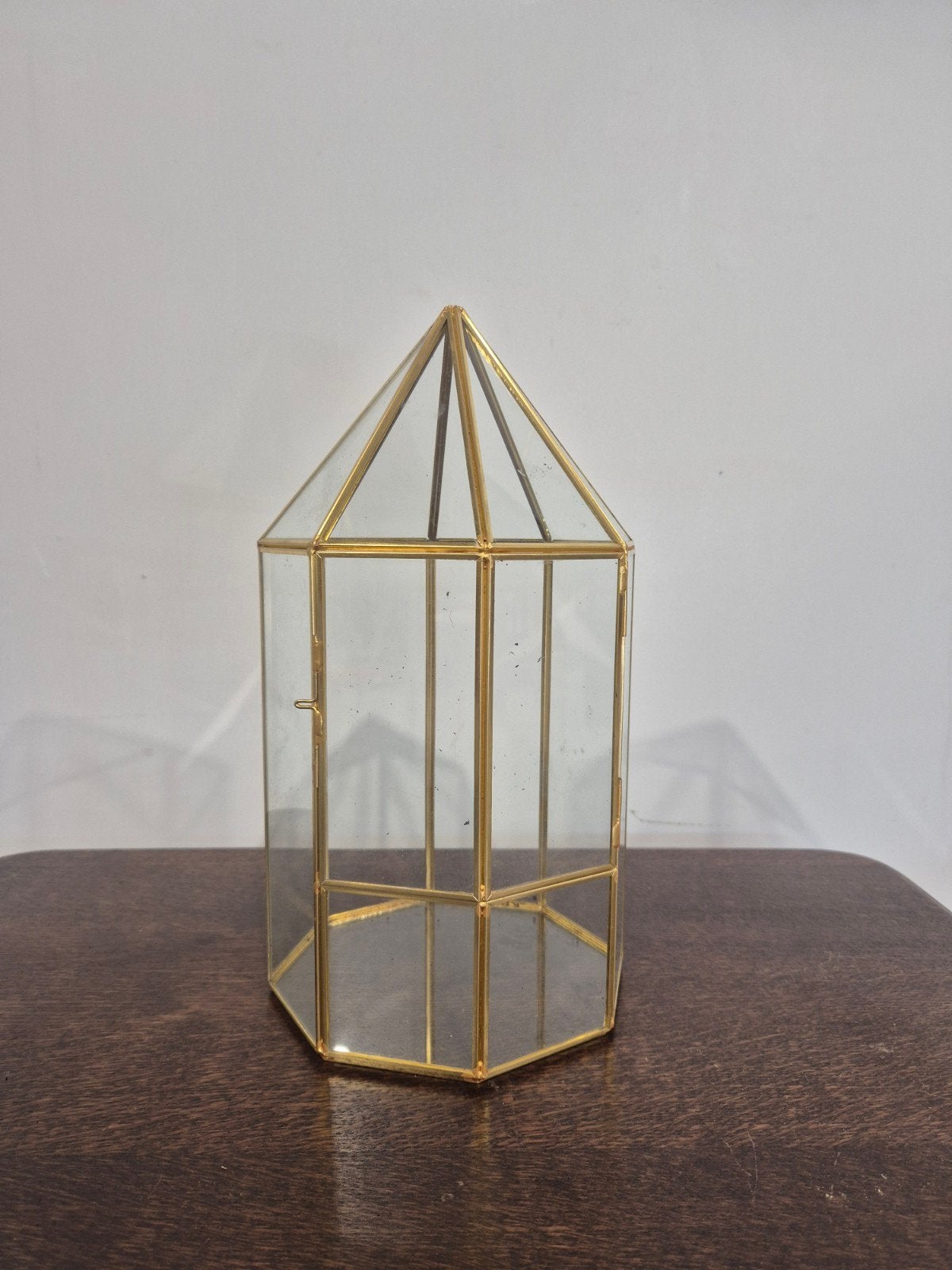 Regency stijl messing en glas vitrinekastje, Ophalen of Verzenden