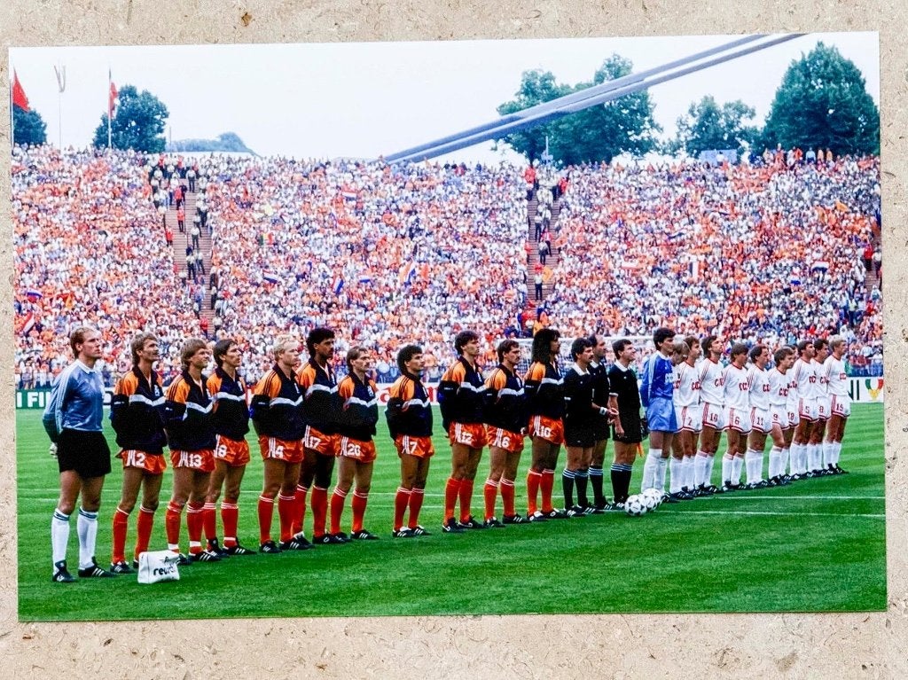Org kleurenfoto 20x30 cm Ned Elftal finale E K 25-06-1988, Verzenden, Nieuw, Ajax, Poster, Plaatje of Sticker