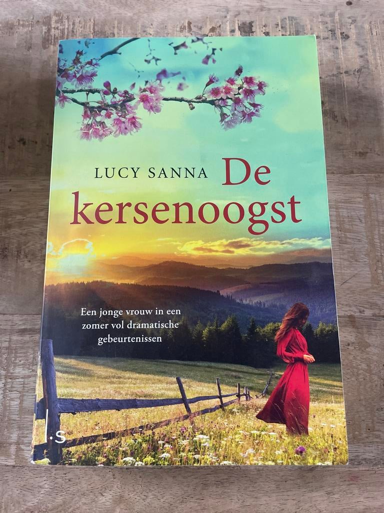 Lucy Sanna - De kersenoogst, Ophalen of Verzenden, Zo goed als nieuw, Lucy Sanna, Amerika