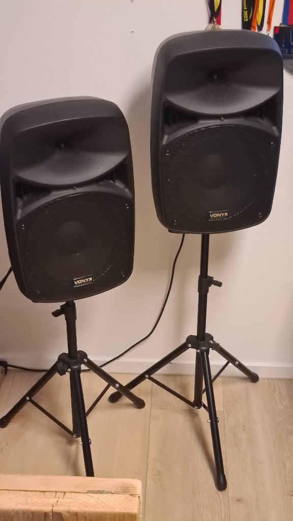 Foto 3 van Complete DJ-set: Hercules Impulse 500 met Vonyx speakers
