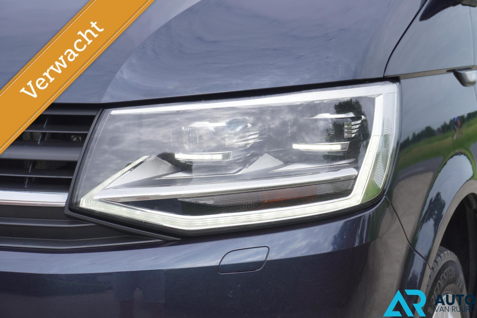 Volkswagen Transporter 2.0 TDI L2H1 * LED * Automaat * Lang, Auto's, 4 cilinders, 150 pk, 2500 kg, 1919 kg