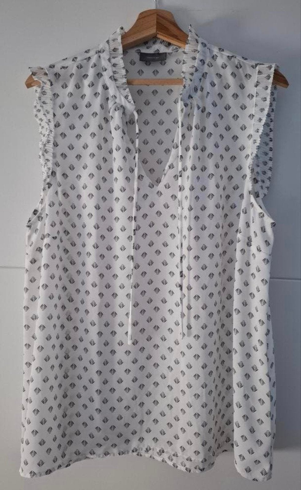 Blousetop in wit met zwart patroontje Yessica mt 42, Kleding | Dames, Tops, Maat 42/44 (L), Ophalen of Verzenden, Zo goed als nieuw