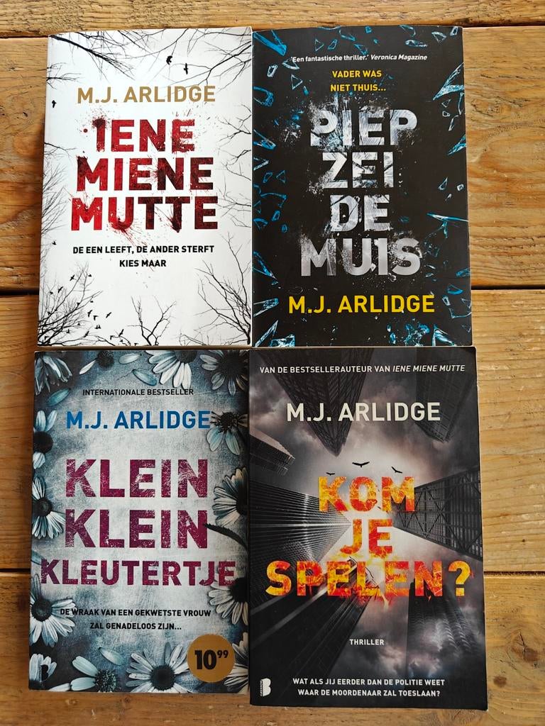 4 Boeken van M.J Arlidge., Ophalen of Verzenden, Zo goed als nieuw