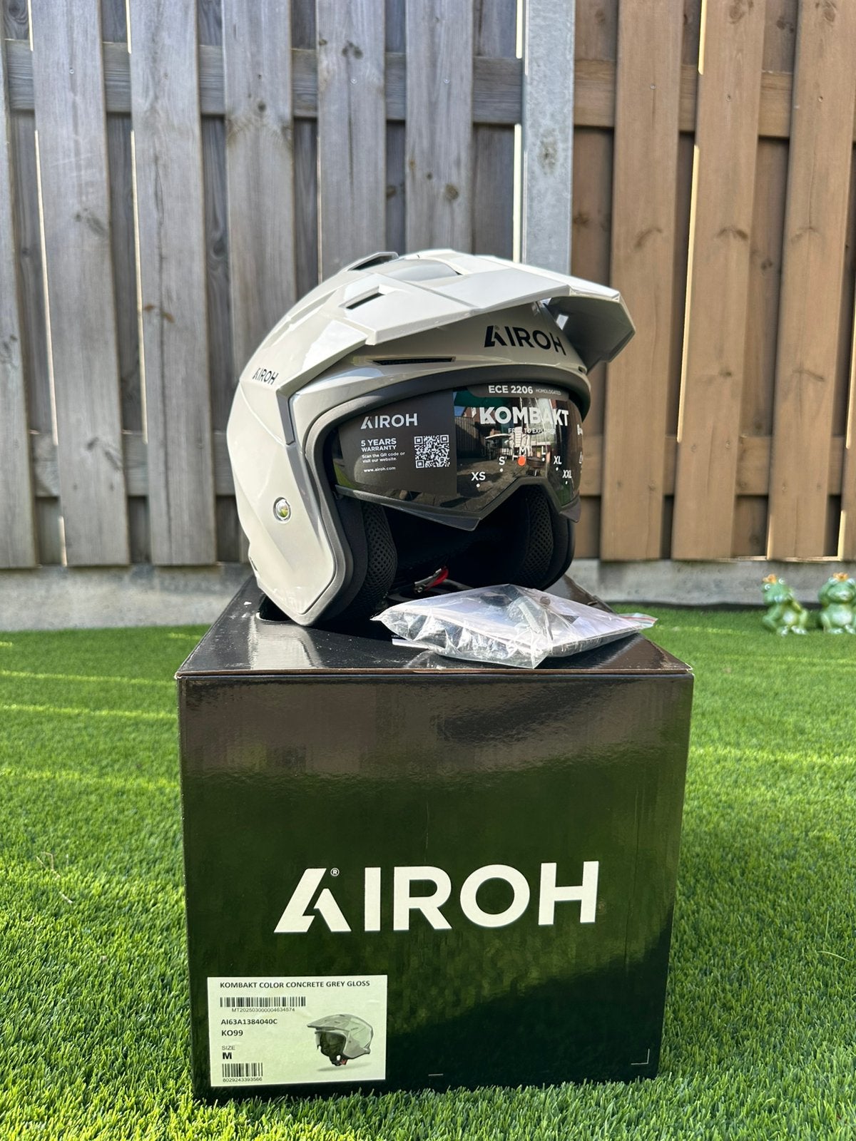 AIROH KOMBAKT  Grey gloss  (size M), Overige merken, M, Kinderen, Ophalen of Verzenden
