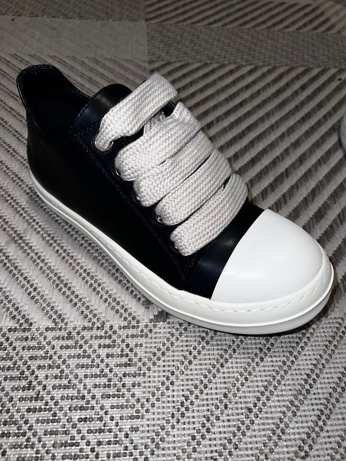 Rick Owens Jumbo Laces Low Sneakers Zwart, Kleding | Heren, Ophalen of Verzenden, Nieuw, Zwart, Sneakers of Gympen