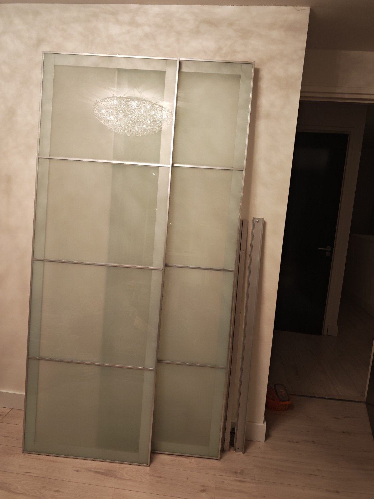 2 IKEA Pax deuren melkglas 236 x 150 cm incl. geleiders, Ophalen, 100 tot 150 cm, 200 cm of meer, Glas