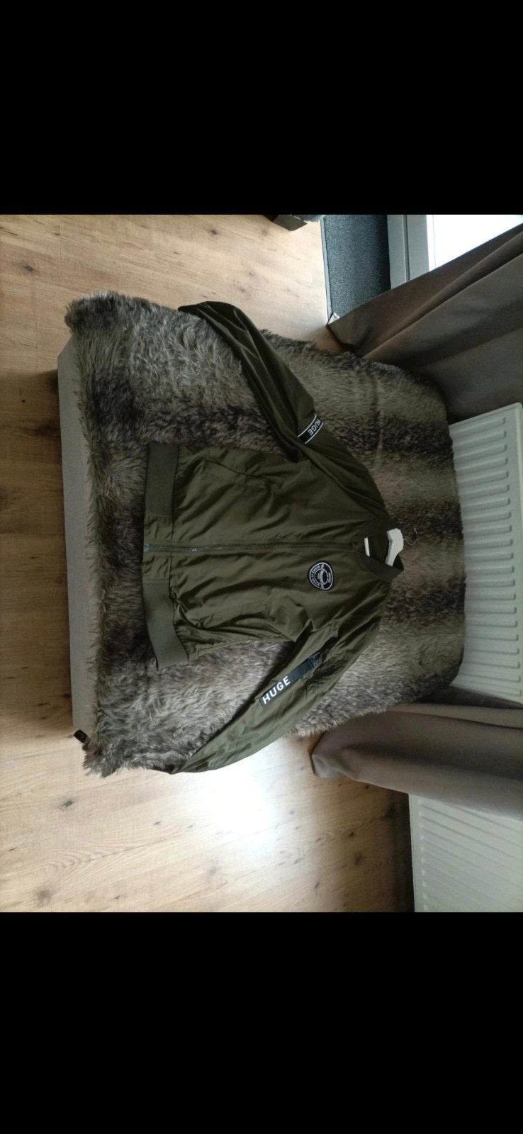 Zo goed als nieuwe bomberjack maat M - Huge Kleding, Huge Kleding, Maat 48/50 (M), Ophalen of Verzenden, Zo goed als nieuw